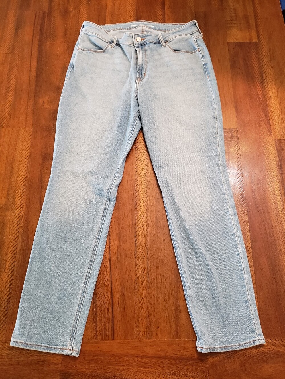Old Navy High Rise Straight Jeans